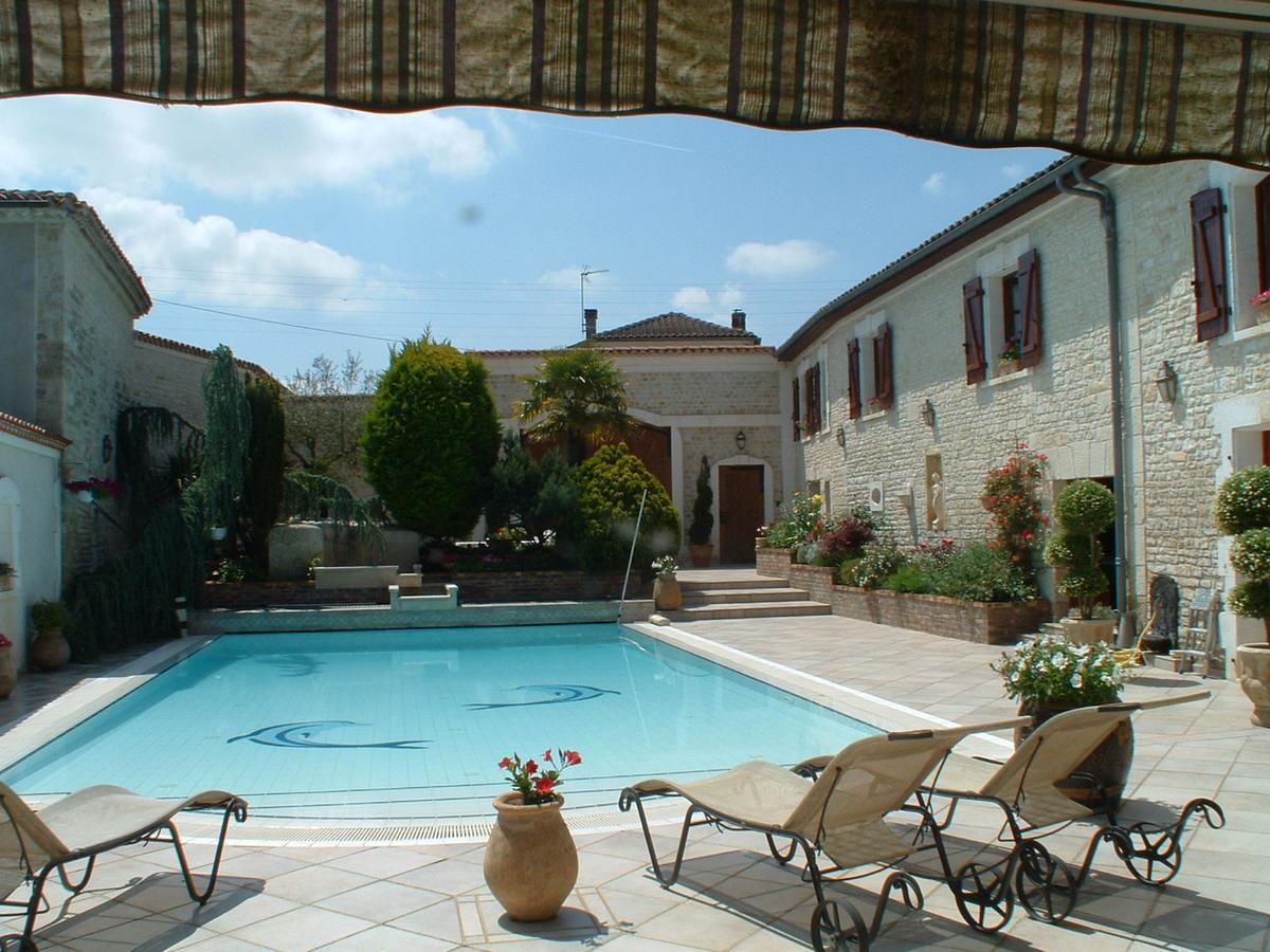 La Fontaine Des Arts Bed & Breakfast Mansle-les-Fontaines Екстериор снимка